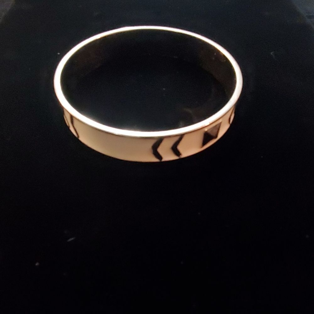 Vintage Cream& Gold Tone Bracelet